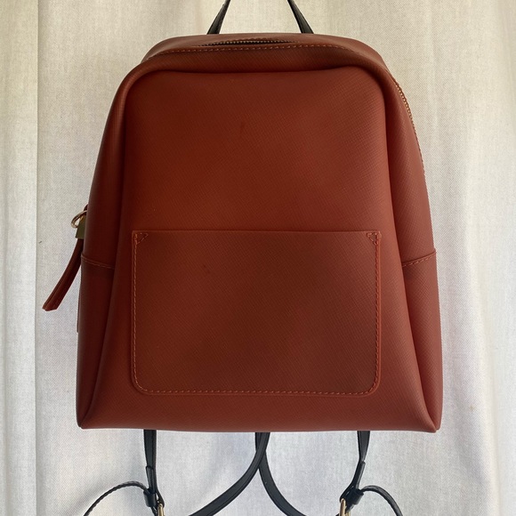 Gianni Chianni Design Handbags - GUM Designs Dusty Rose Vinyl Backpack